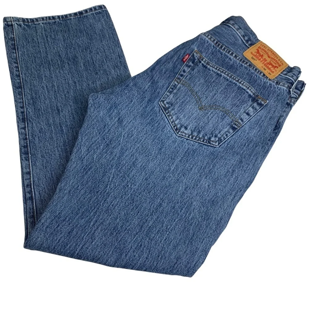 Mens 501 Levi’s Button Fly Medium Wash Straight Leg Sz 36X30 EXCELLENT Condition